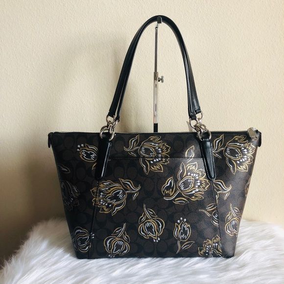 Coach - Picture 7 of 8